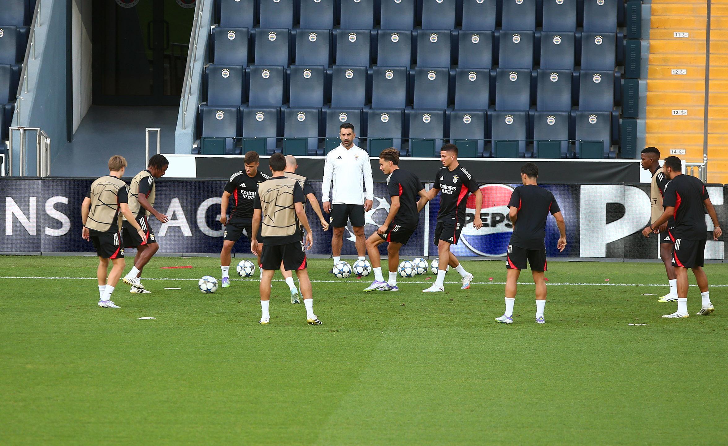 赛后那不勒斯备战欧冠，门线救险细节曝光，管理层满意，年轻球员得到机会的简单介绍